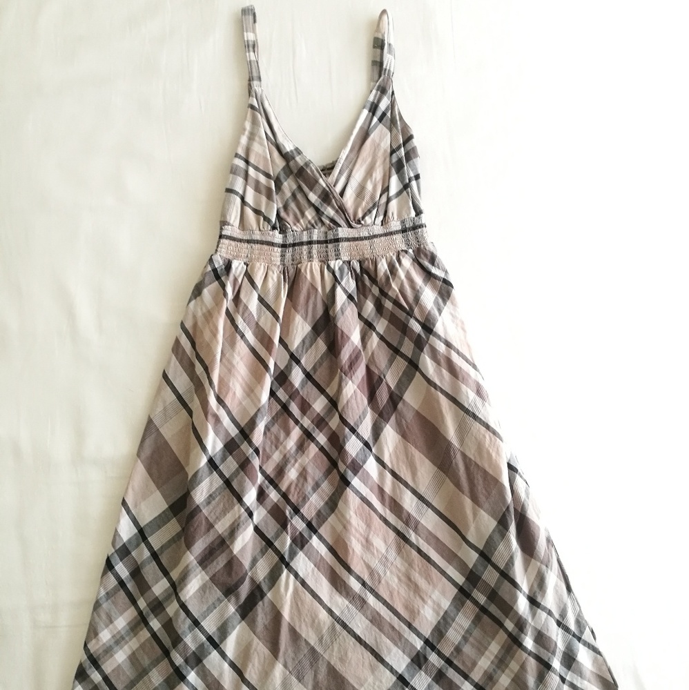 Strappy v neck short summer dress